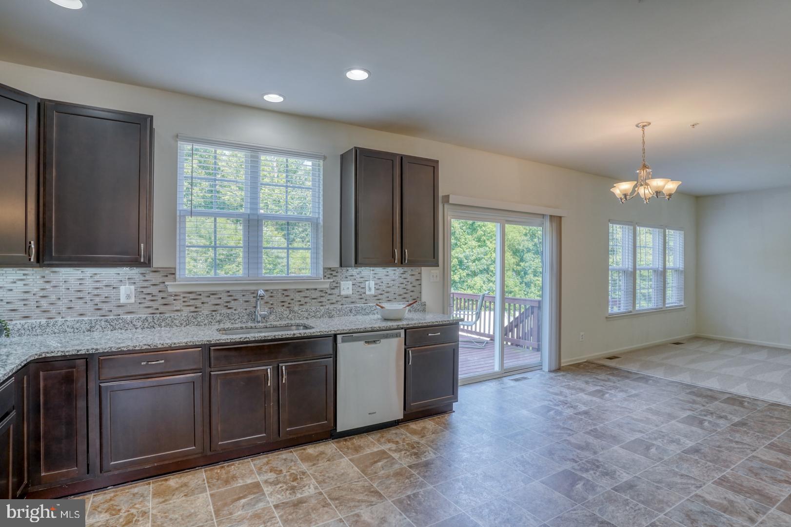 WALNUT HILL - Residential