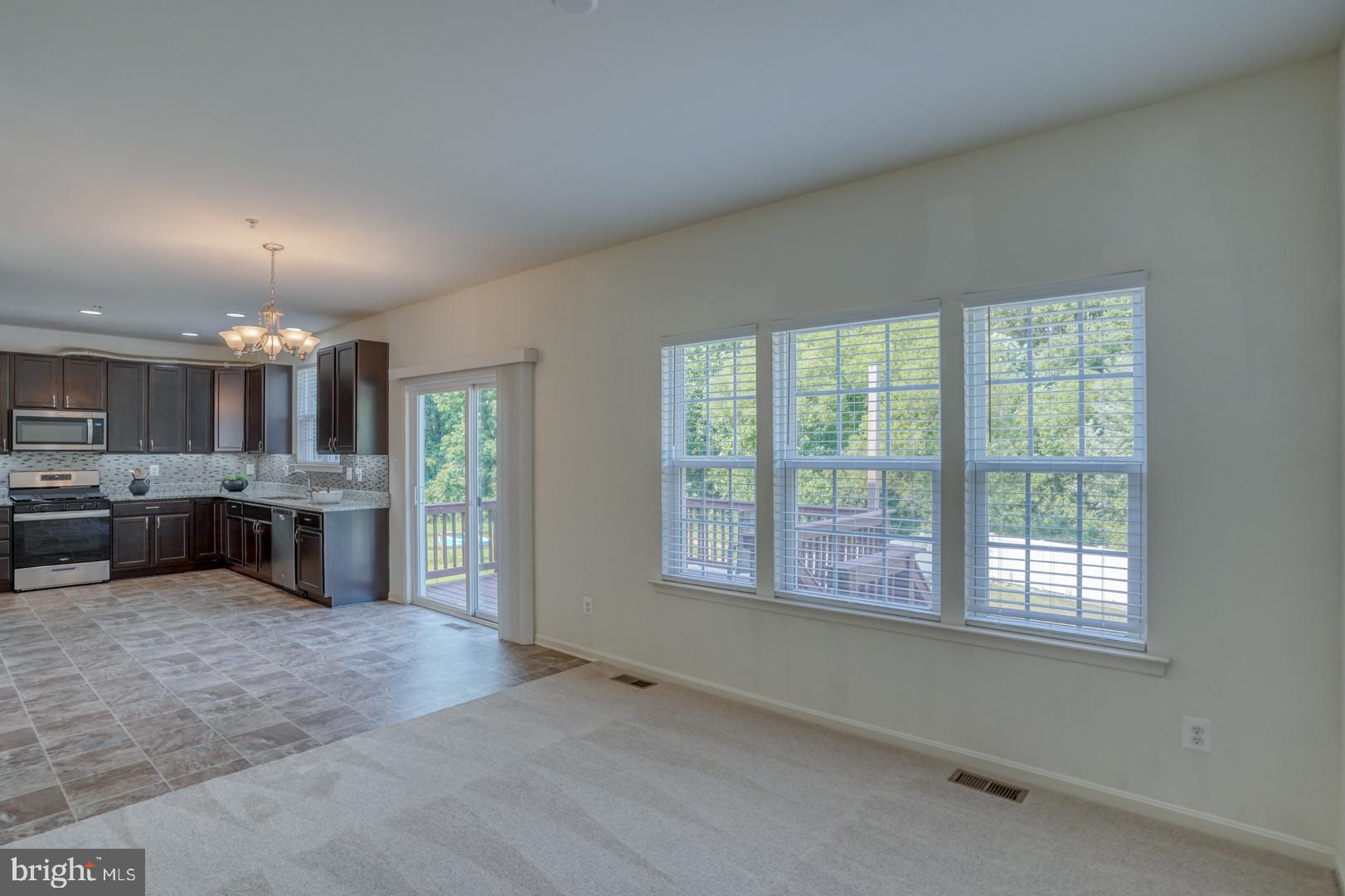 WALNUT HILL - Residential