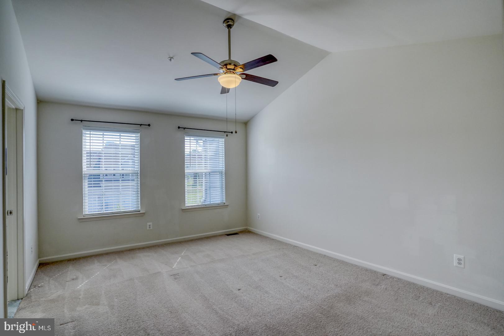 WALNUT HILL - Residential