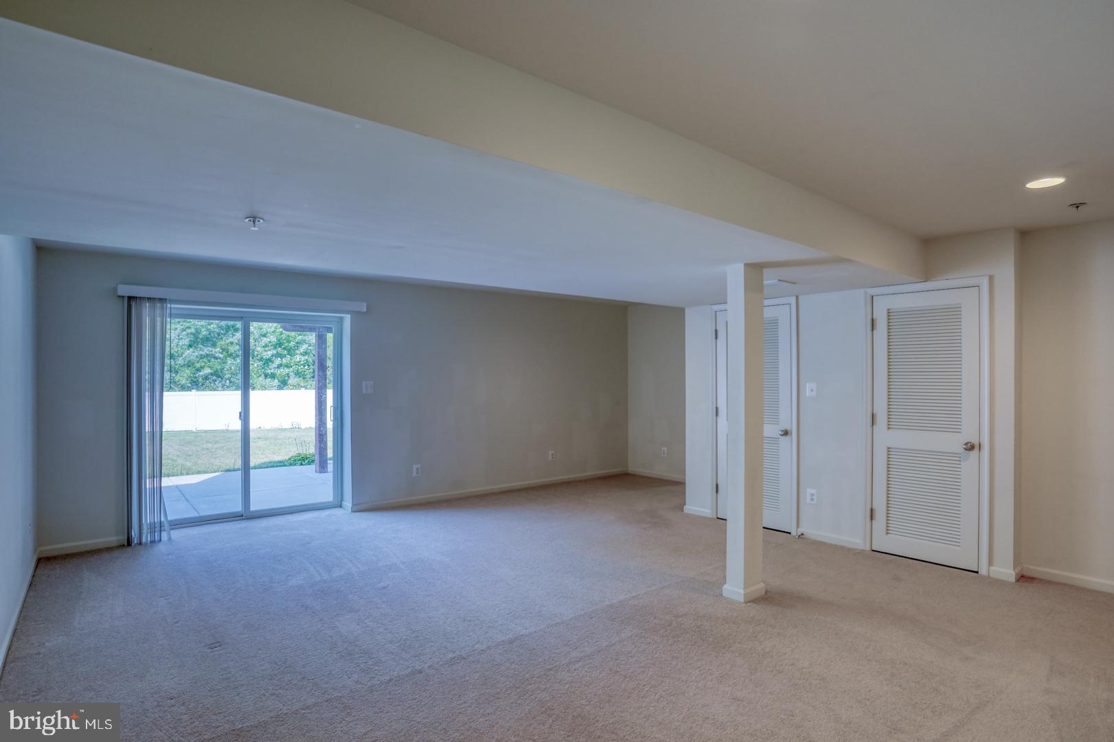 WALNUT HILL - Residential