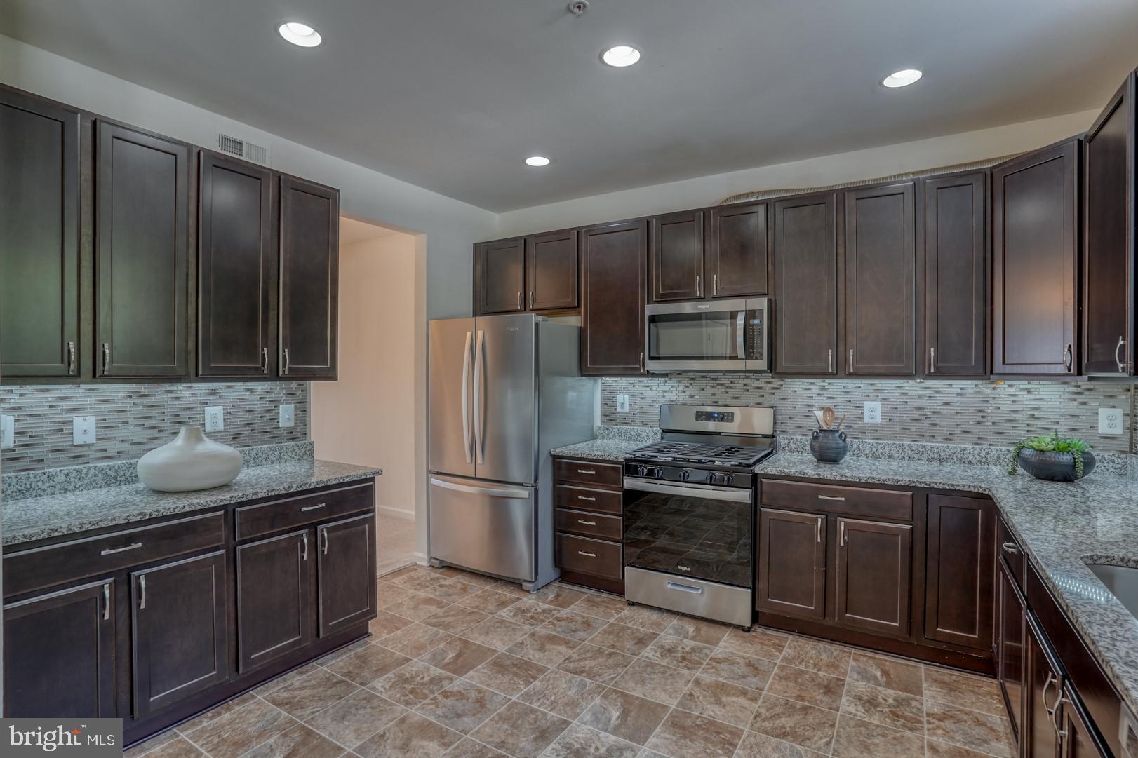 WALNUT HILL - Residential