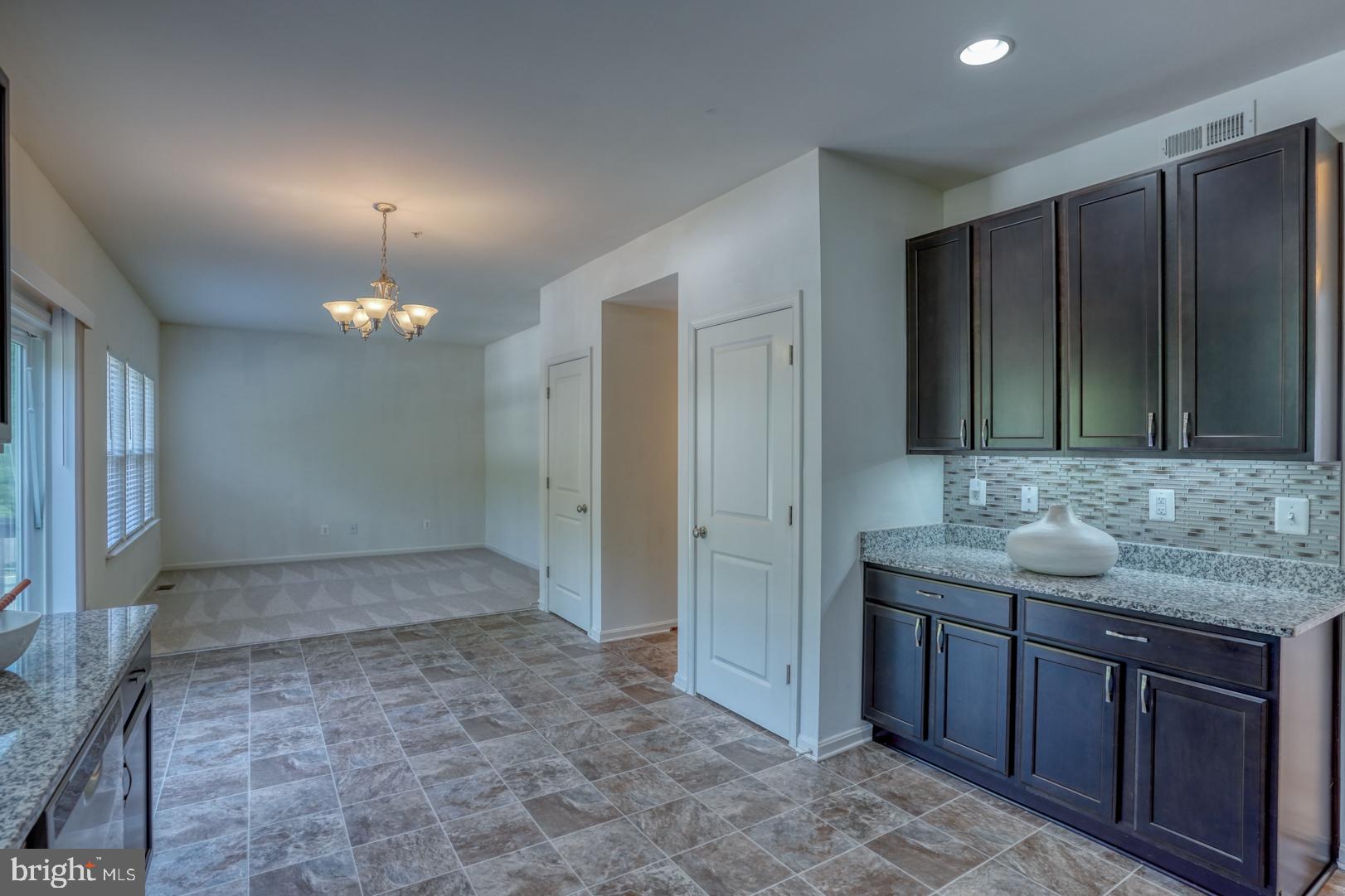 WALNUT HILL - Residential