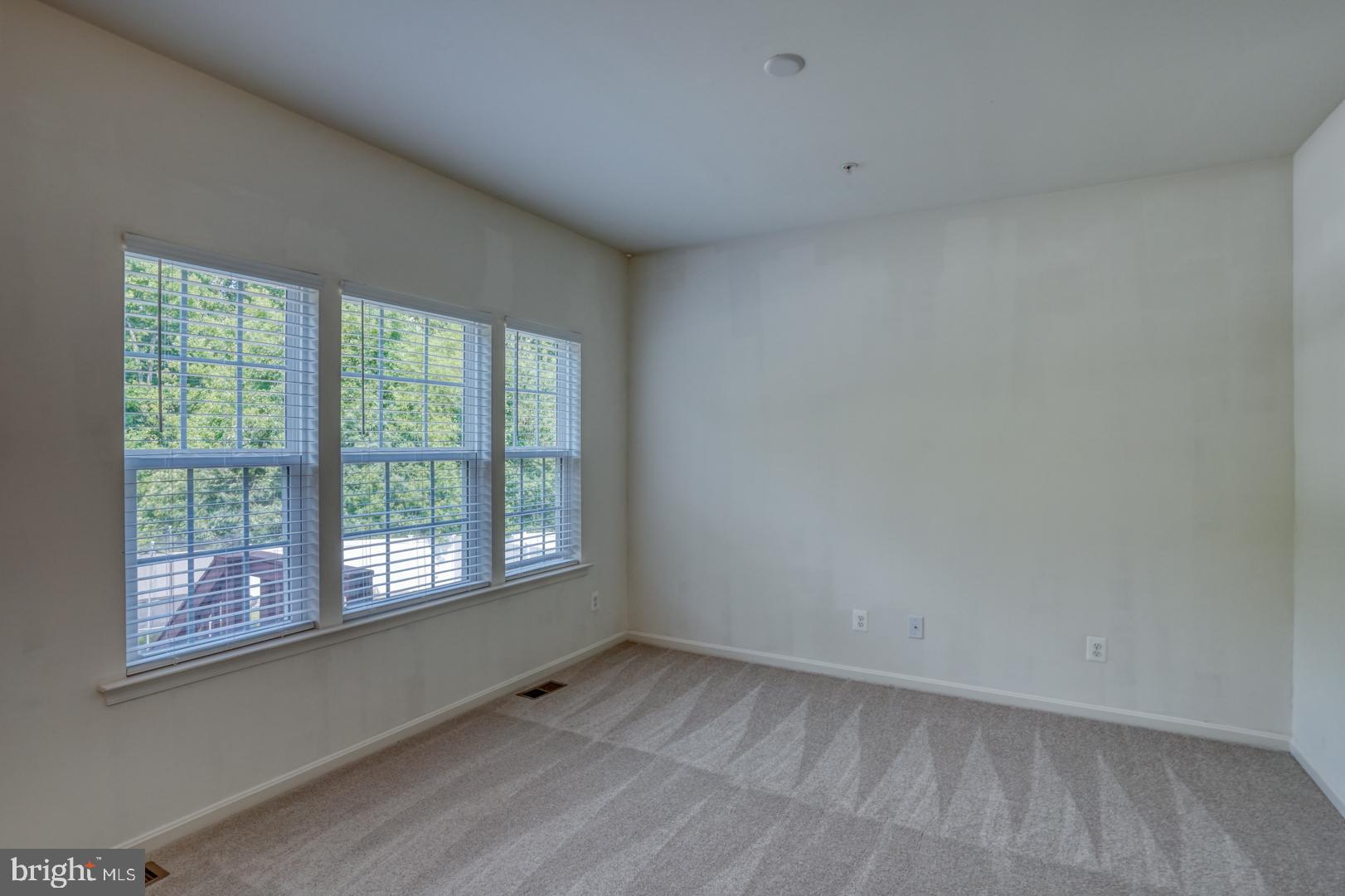 WALNUT HILL - Residential