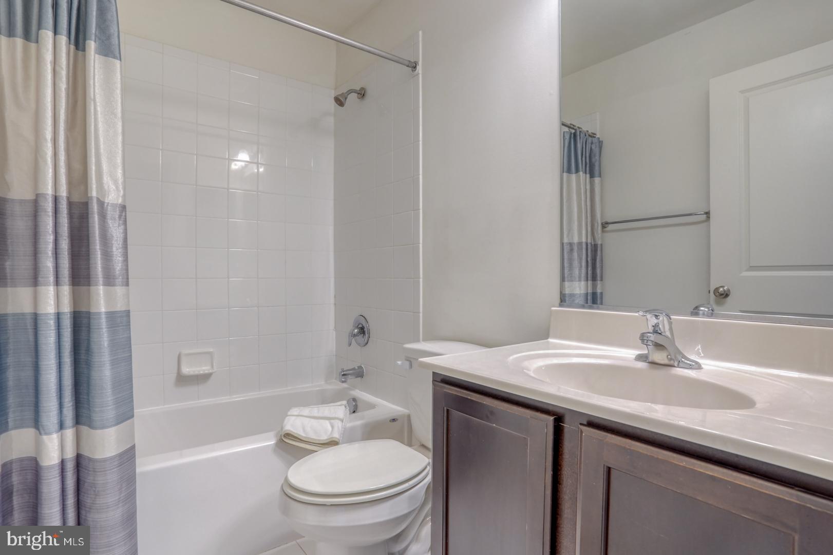 WALNUT HILL - Residential