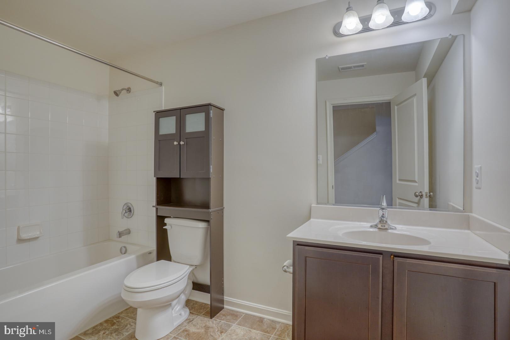 WALNUT HILL - Residential