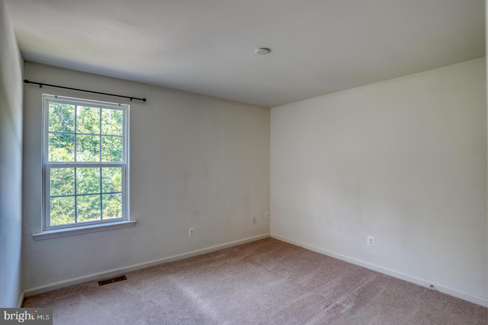 WALNUT HILL - Residential