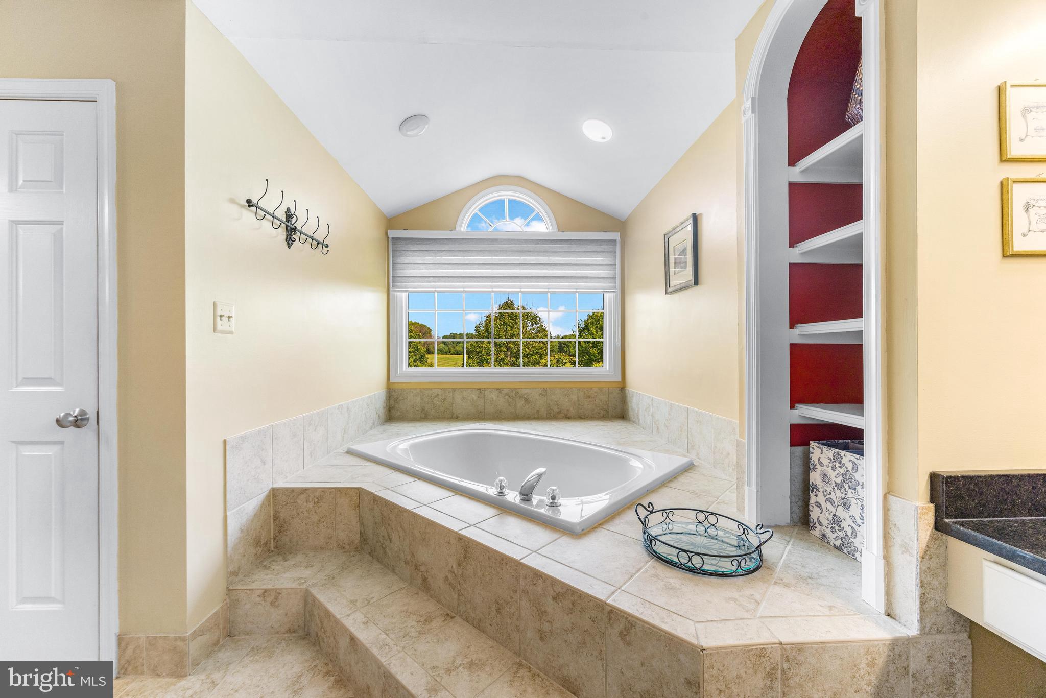 ASHLEIGH KNOLLS - Residential