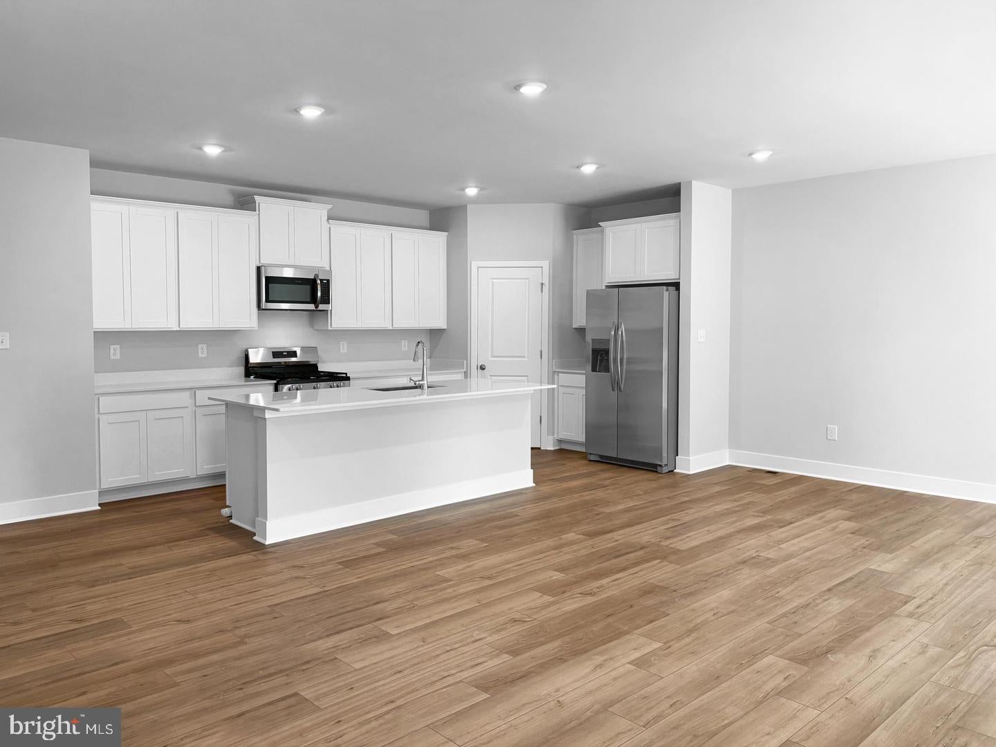 28113 KINGSBURY LANE
