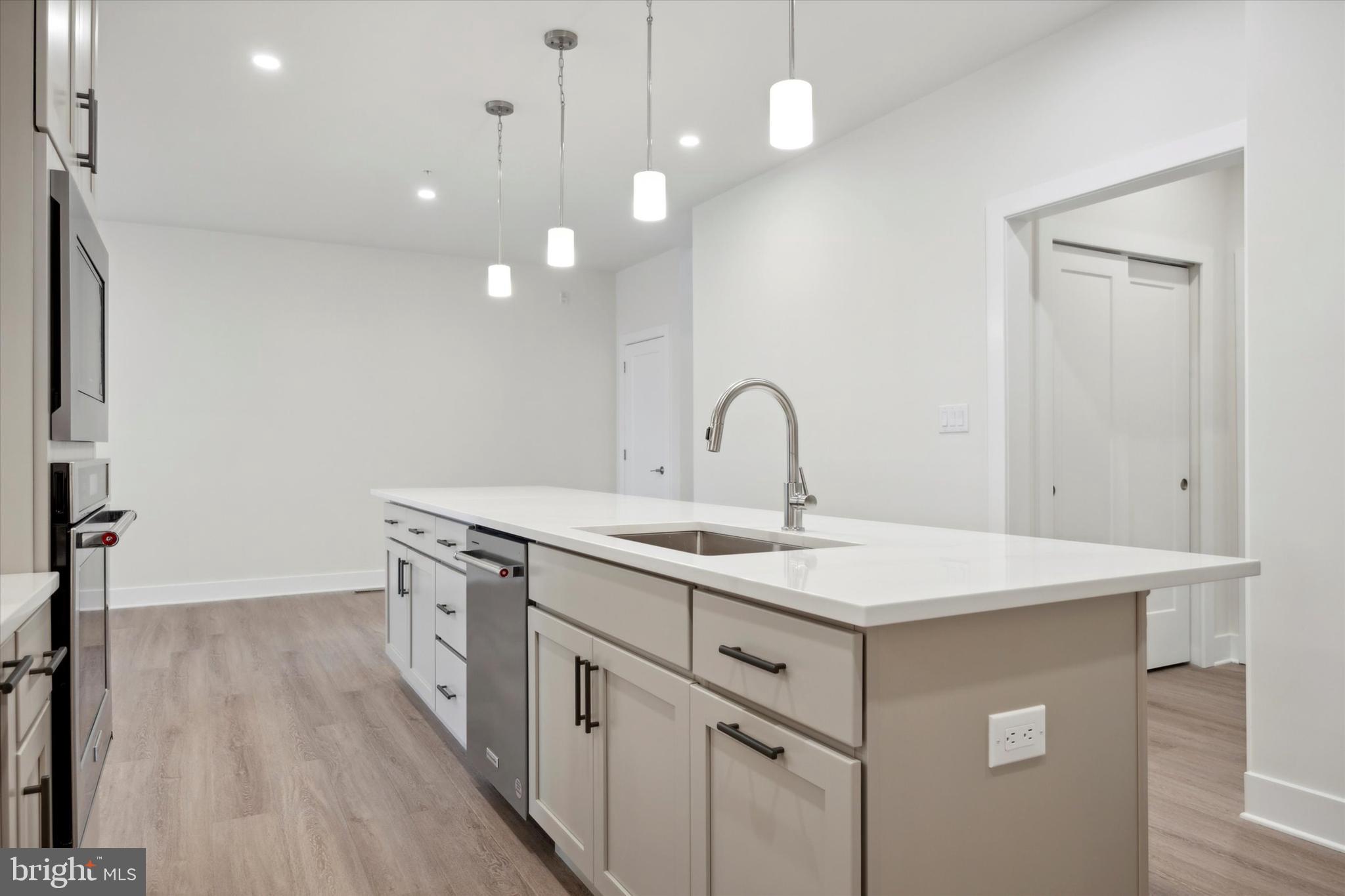 BARCLAY HILL - Residential