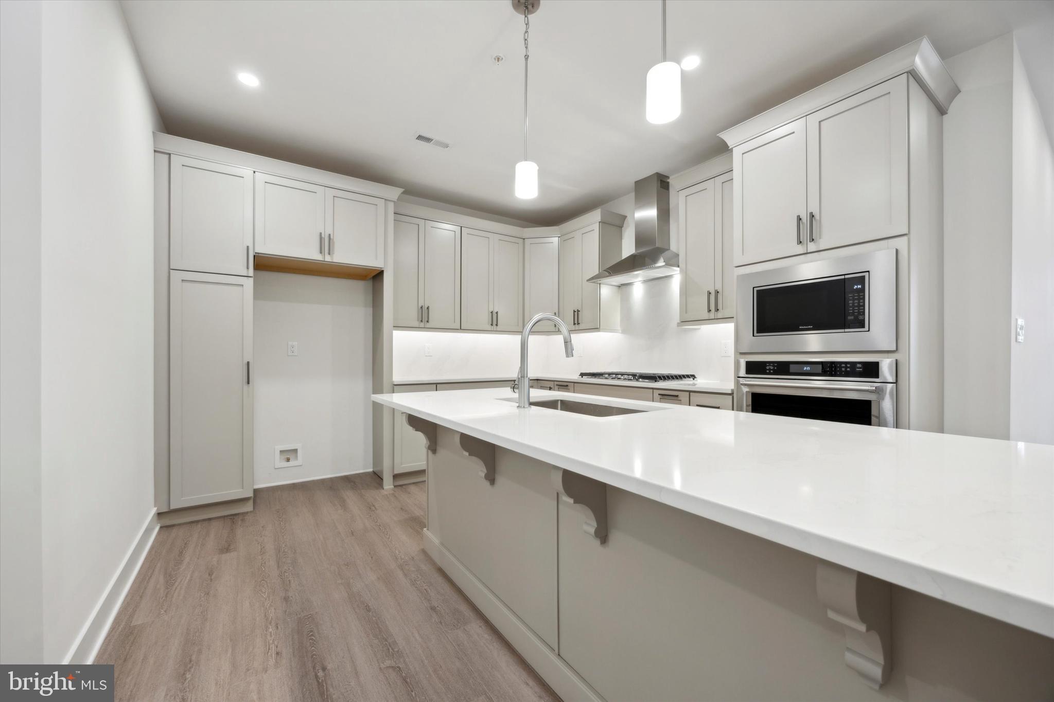 BARCLAY HILL - Residential