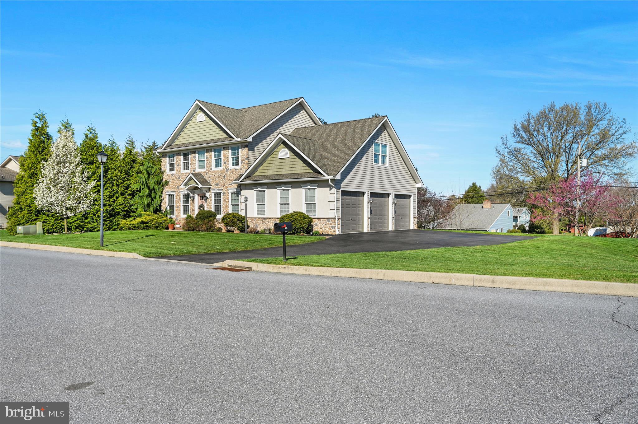 BECKLEY'S CORNER ESTATES - Residential