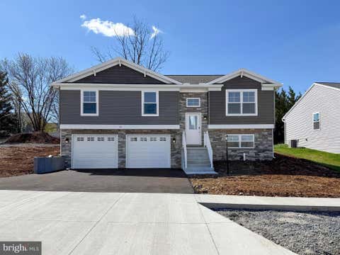 Homes For Sale - 10 Cheltenham Lane<br/> Cumberland County, CARLISLE, PA 17013