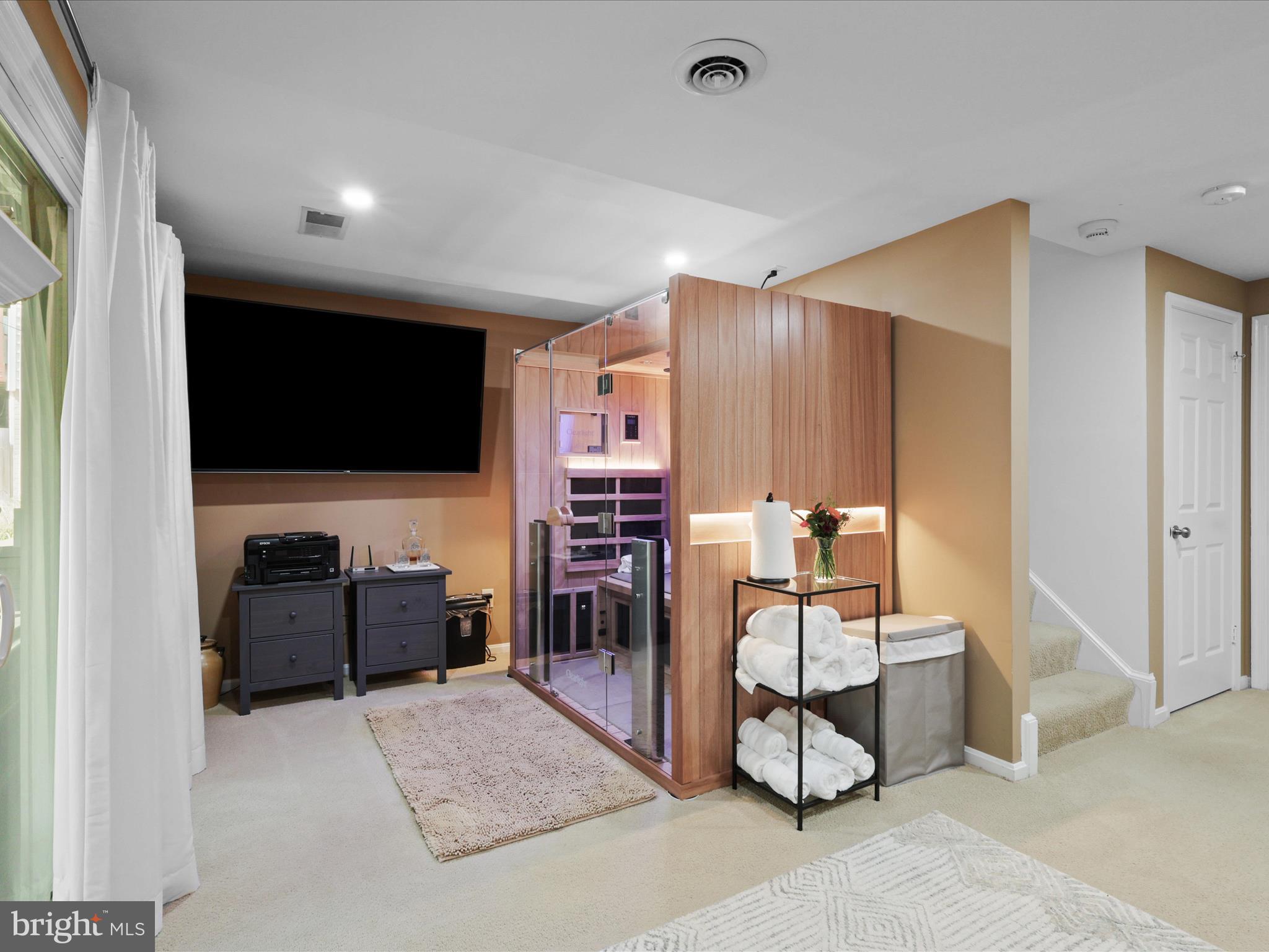 KINGSTOWNE - Residential