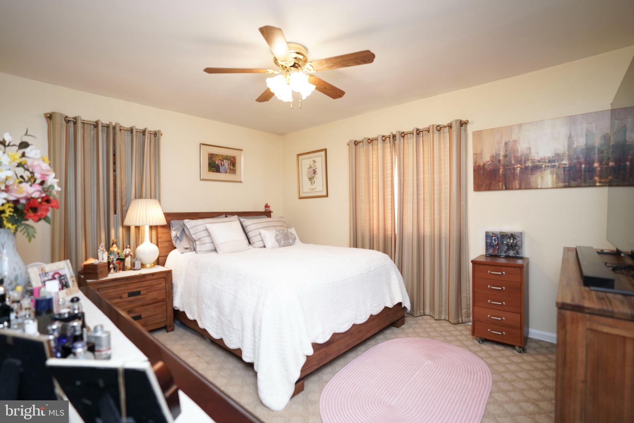 WHEATON WOODS - Residential