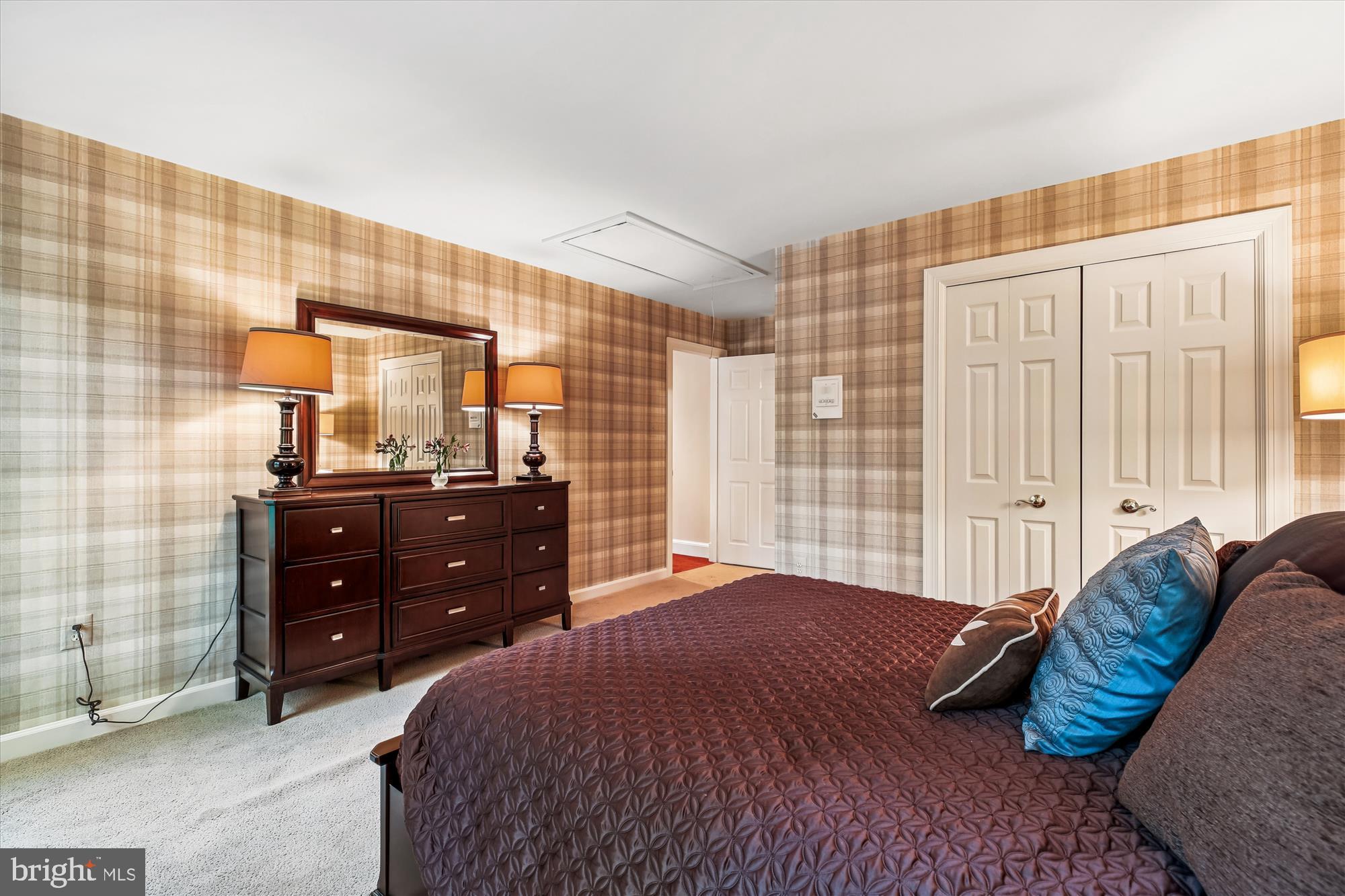 FALCONHURST - Residential