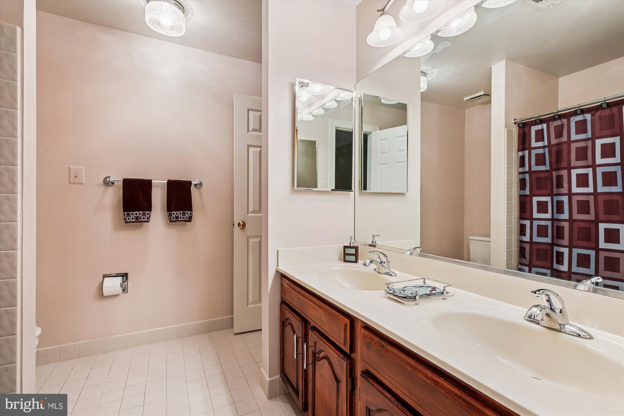 FALCONHURST - Residential