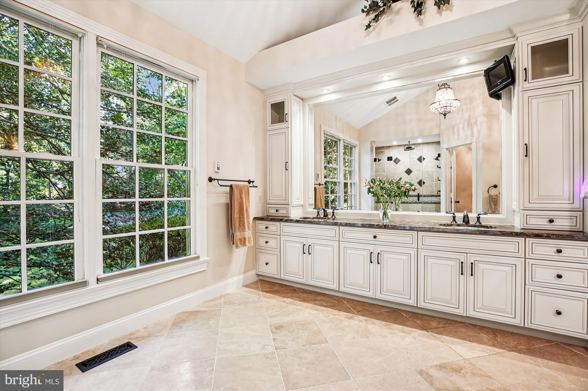 FALCONHURST - Residential