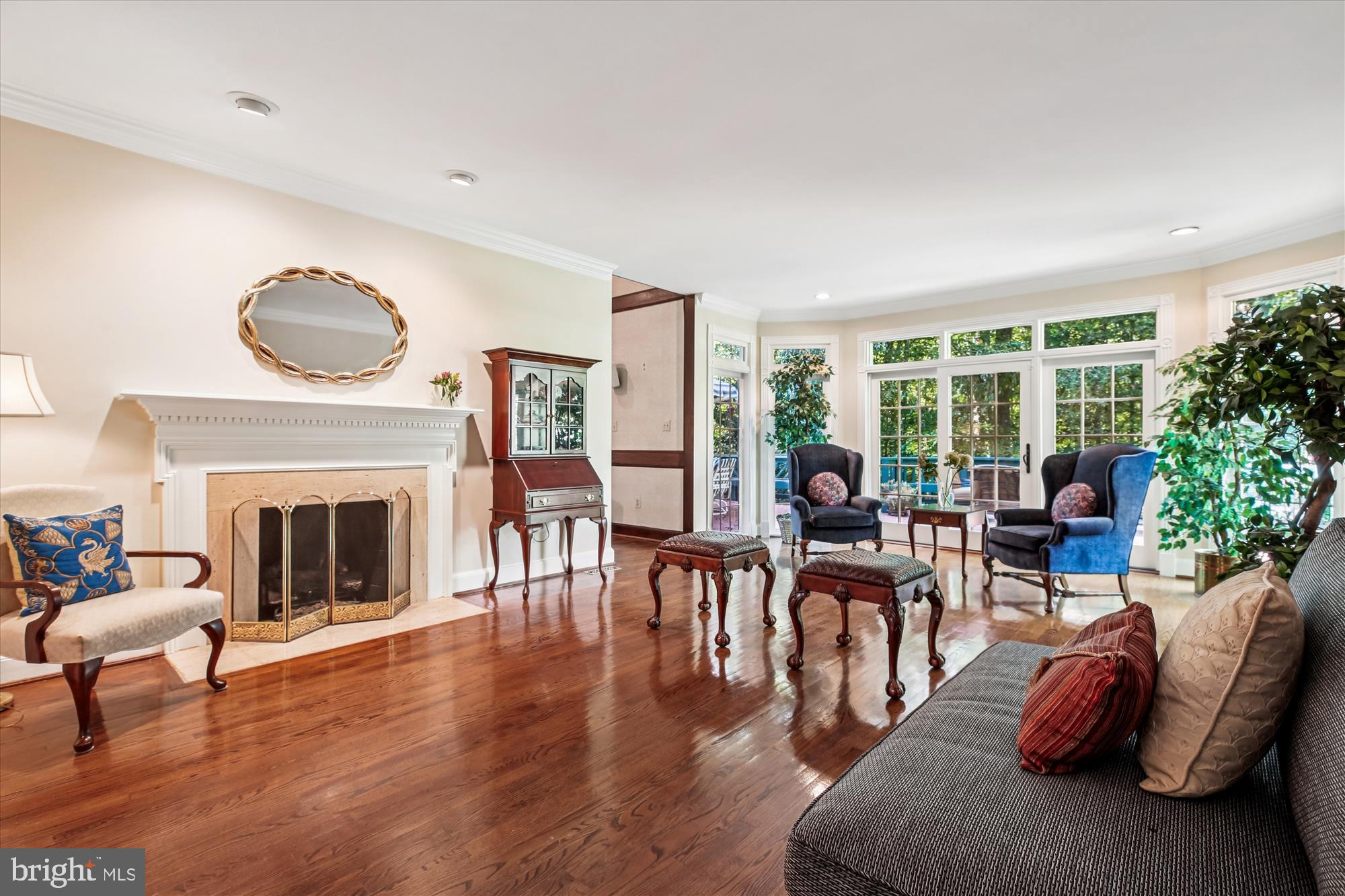 FALCONHURST - Residential