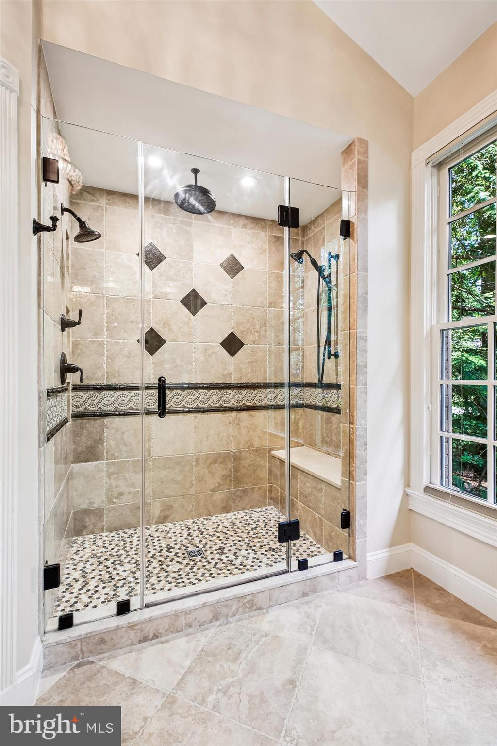 FALCONHURST - Residential