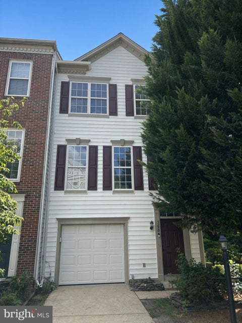 Photo of 5270 Kestrel Crossing Drive, ALEXANDRIA, VA 22312 (MLS # VAFX2342284)