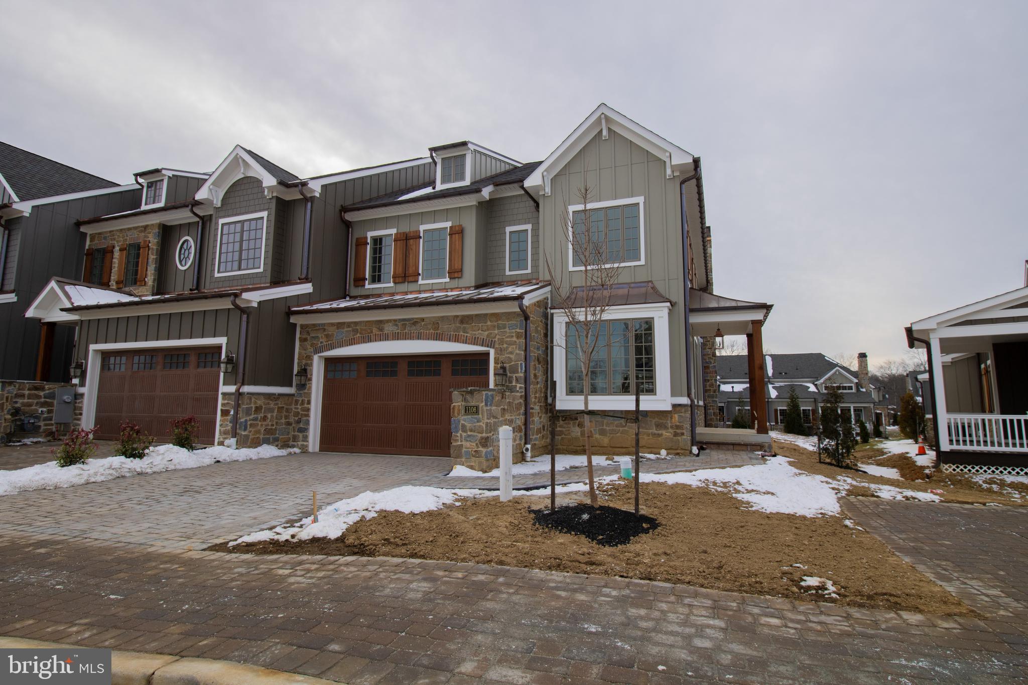 1106 COULEE WAY
