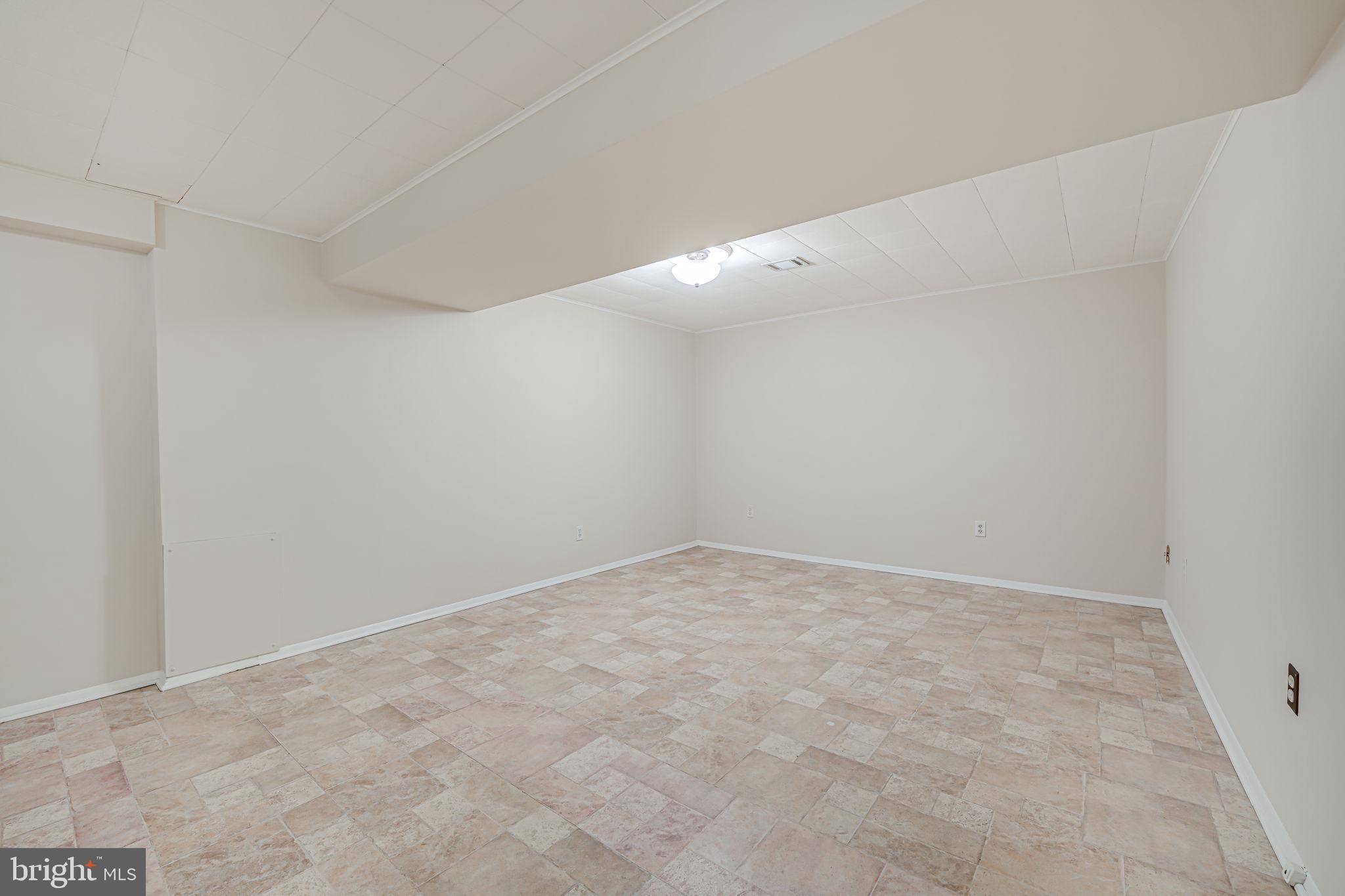 FAIRFAX HOMES - Residential