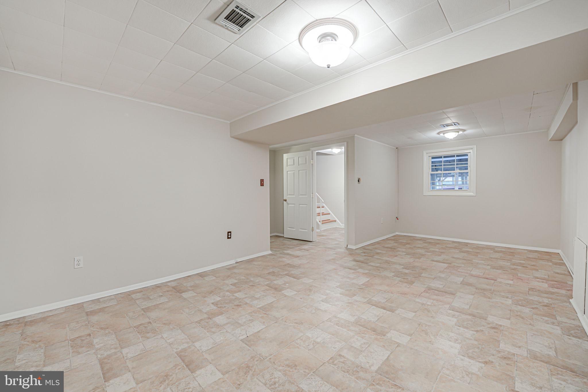 FAIRFAX HOMES - Residential