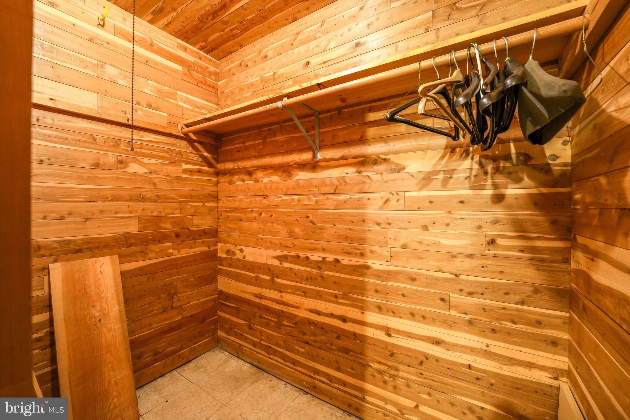 FAIRFAX HOMES - Residential