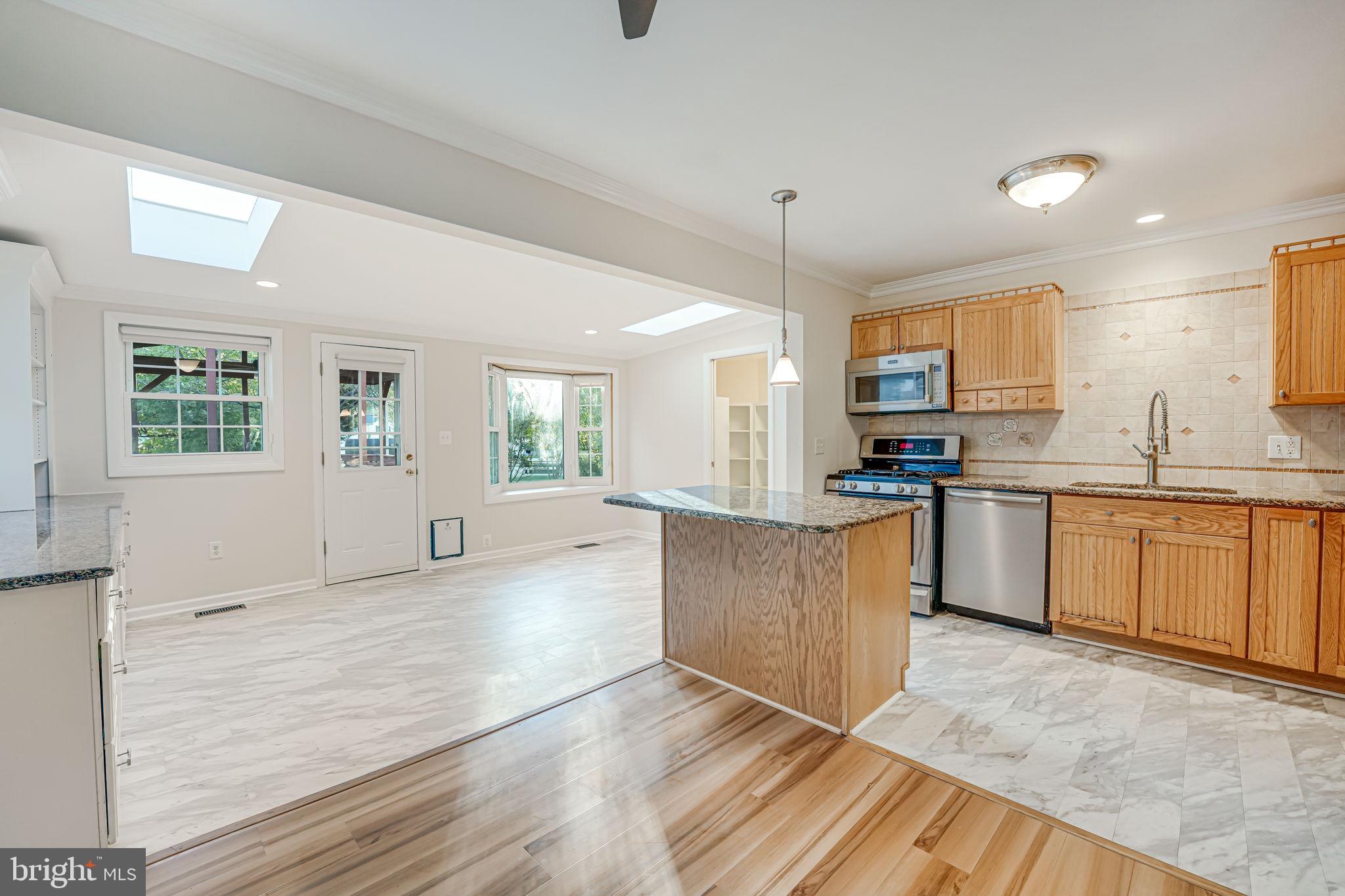 FAIRFAX HOMES - Residential