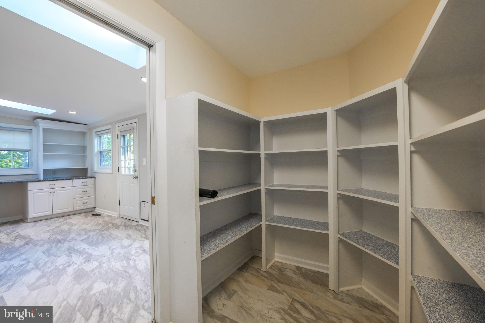 FAIRFAX HOMES - Residential