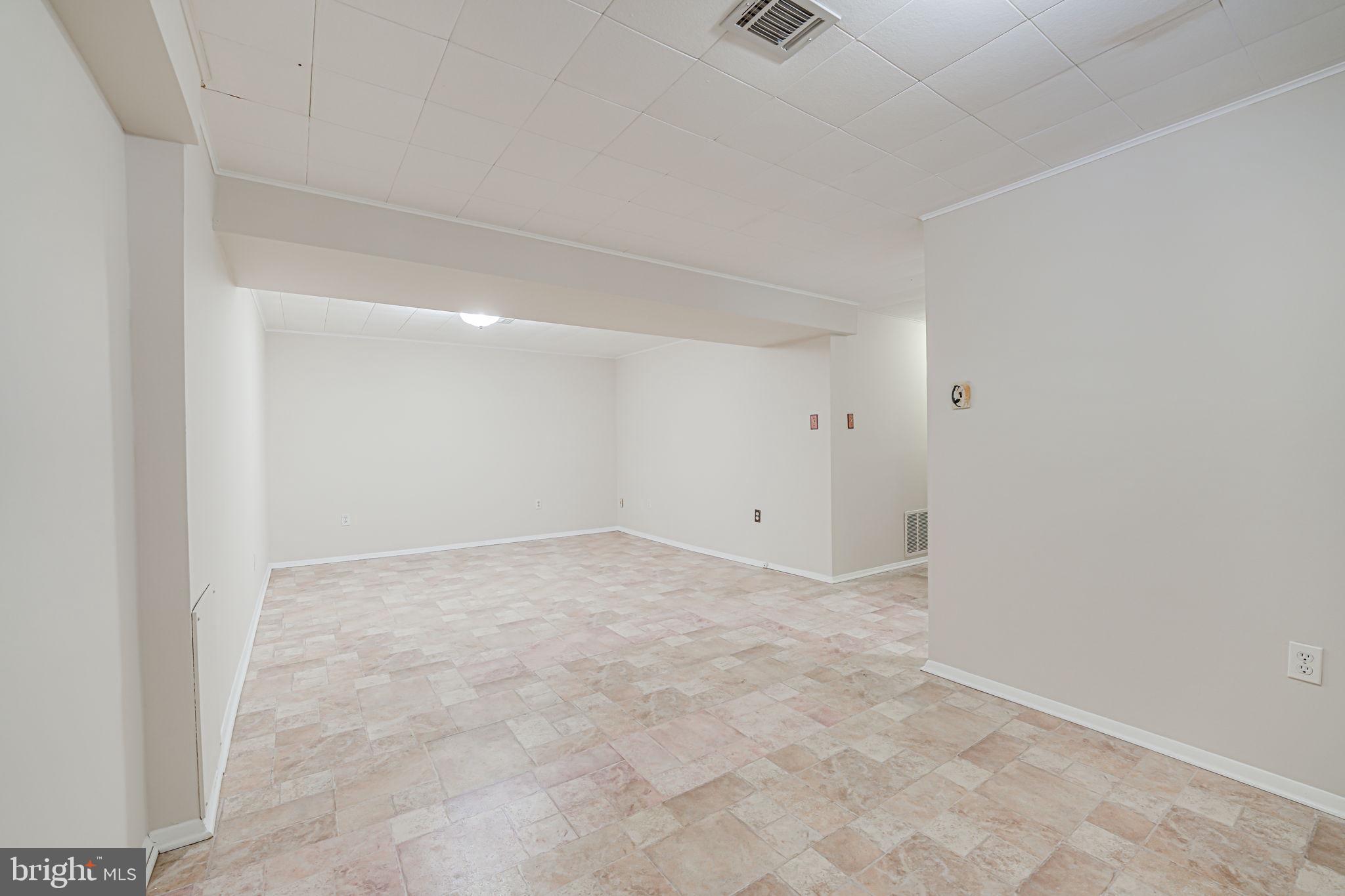 FAIRFAX HOMES - Residential