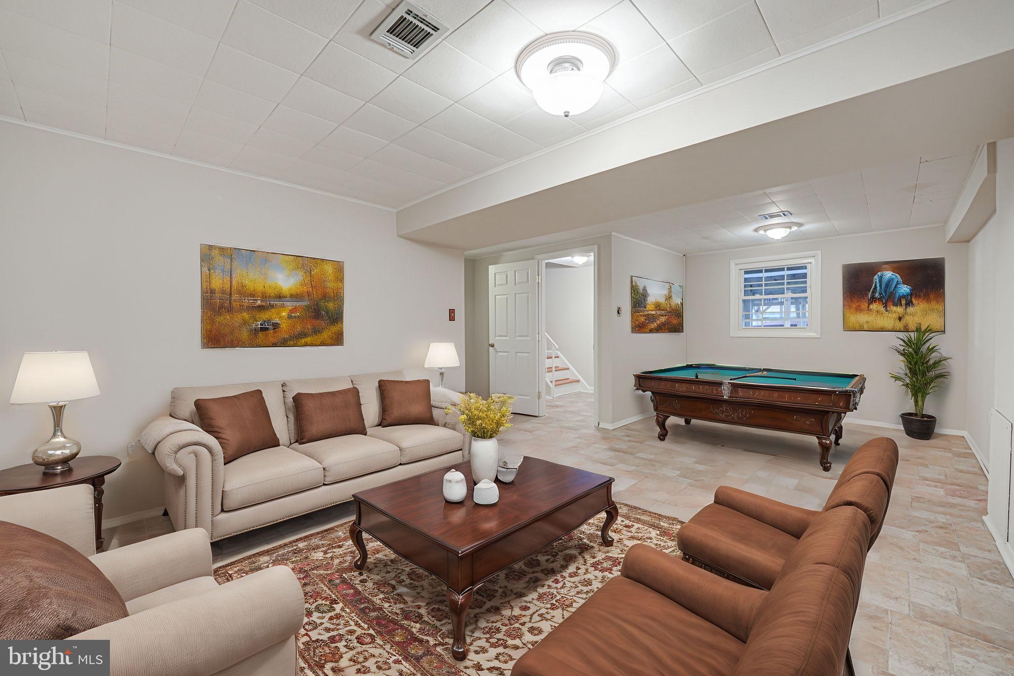 FAIRFAX HOMES - Residential