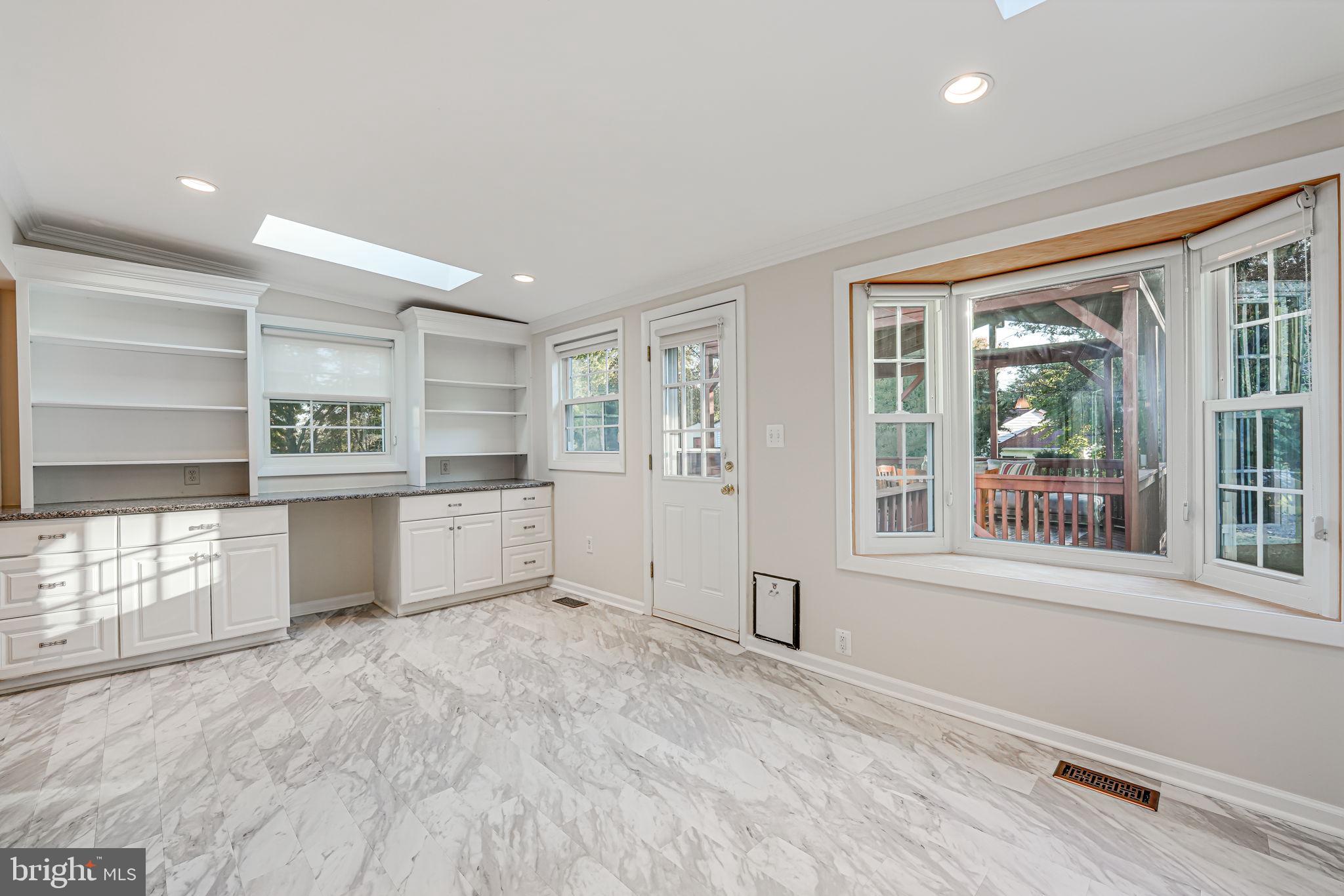 FAIRFAX HOMES - Residential