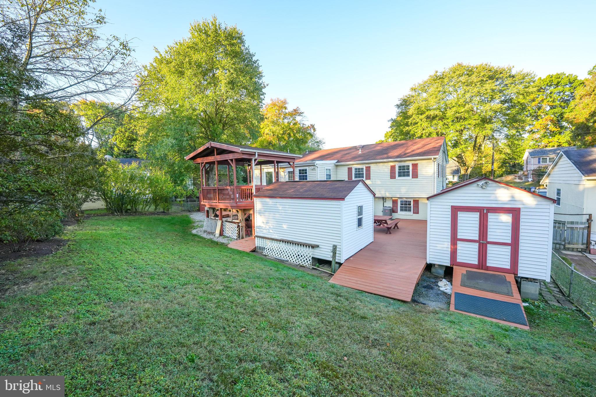 FAIRFAX HOMES - Residential