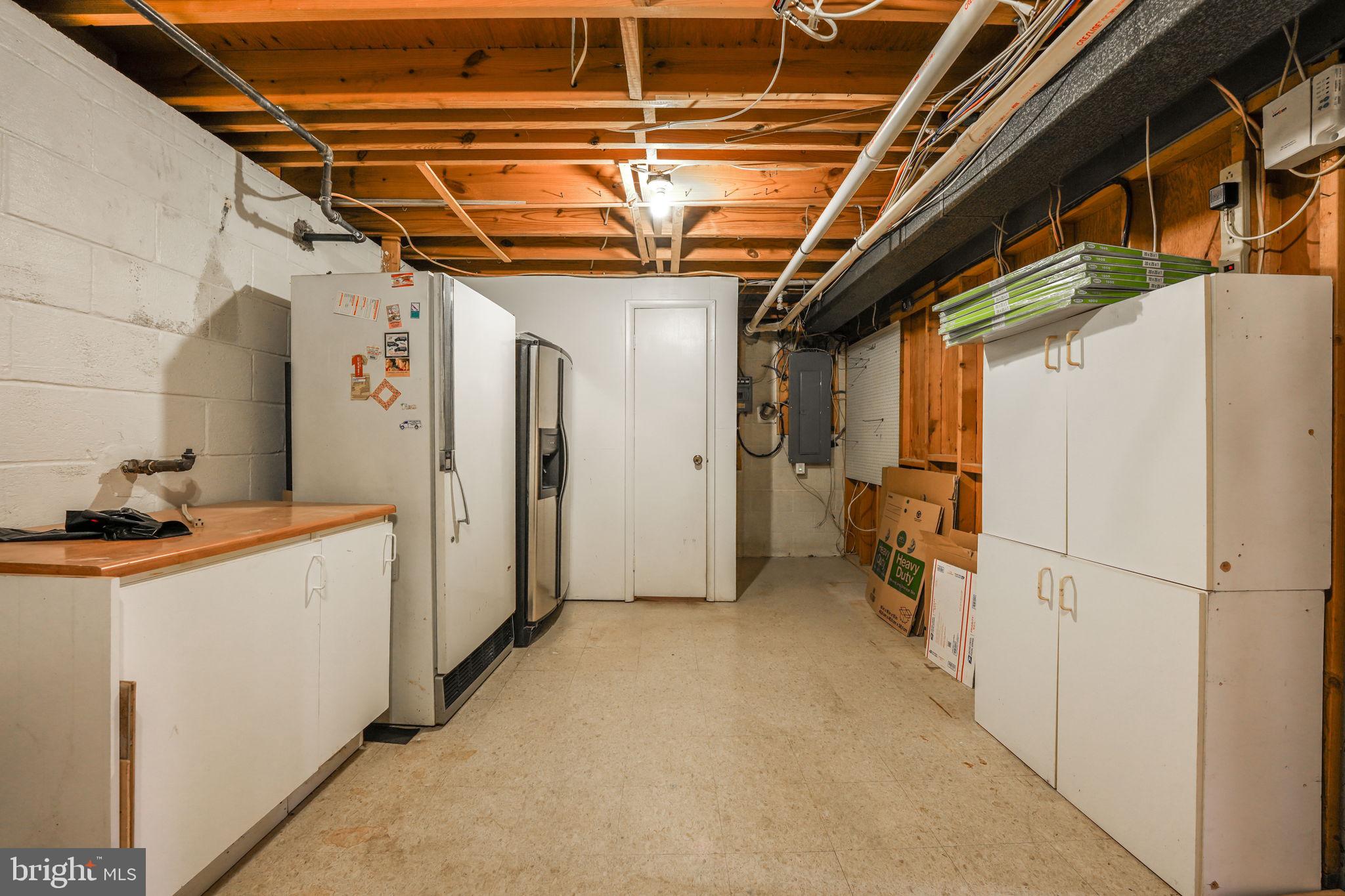 FAIRFAX HOMES - Residential