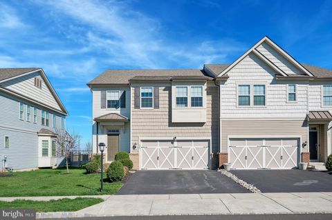 405 SANCTUARY COURT NORTH WALES PA 19454