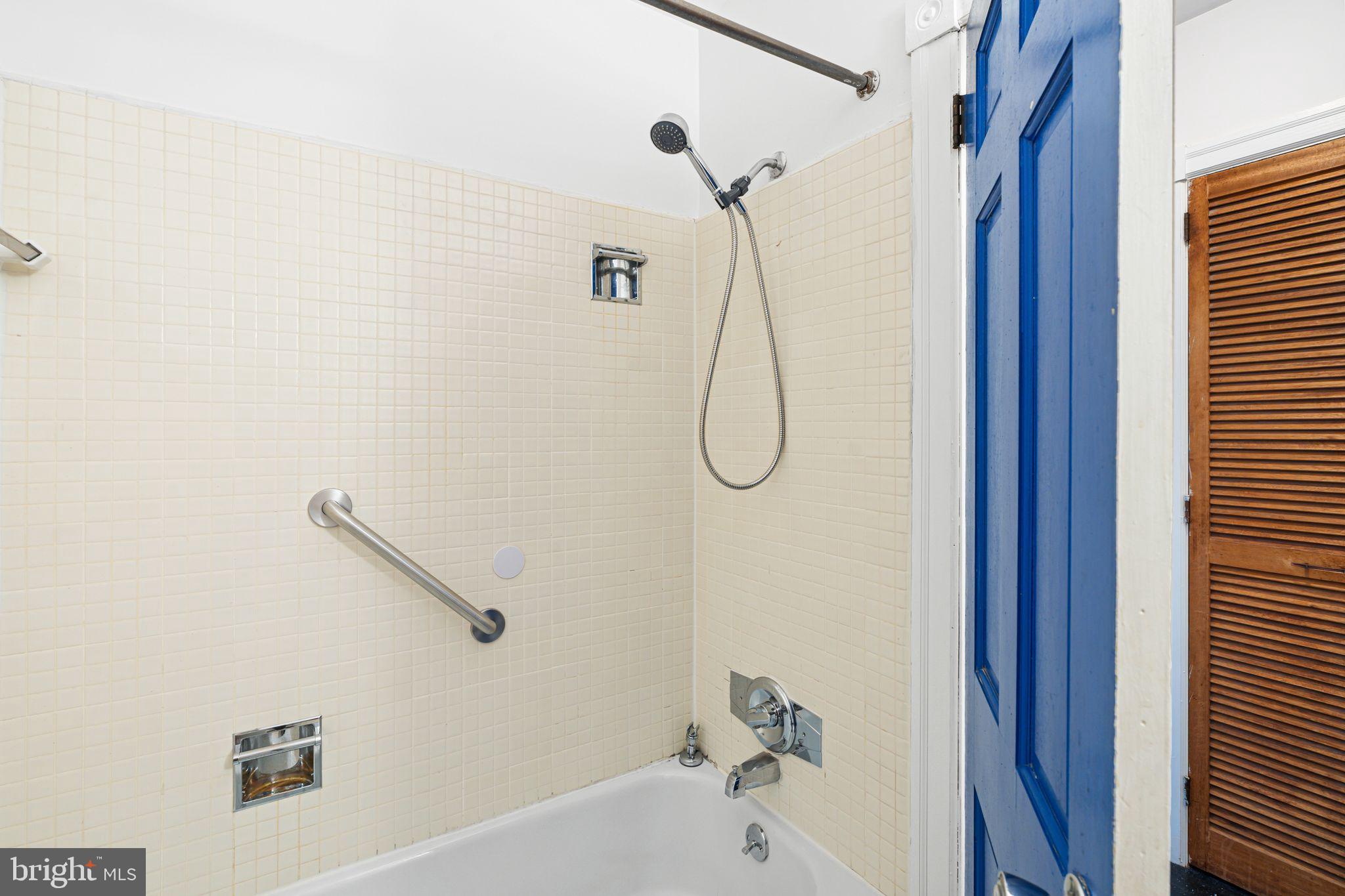 WASHINGTON SQ WEST - Residential