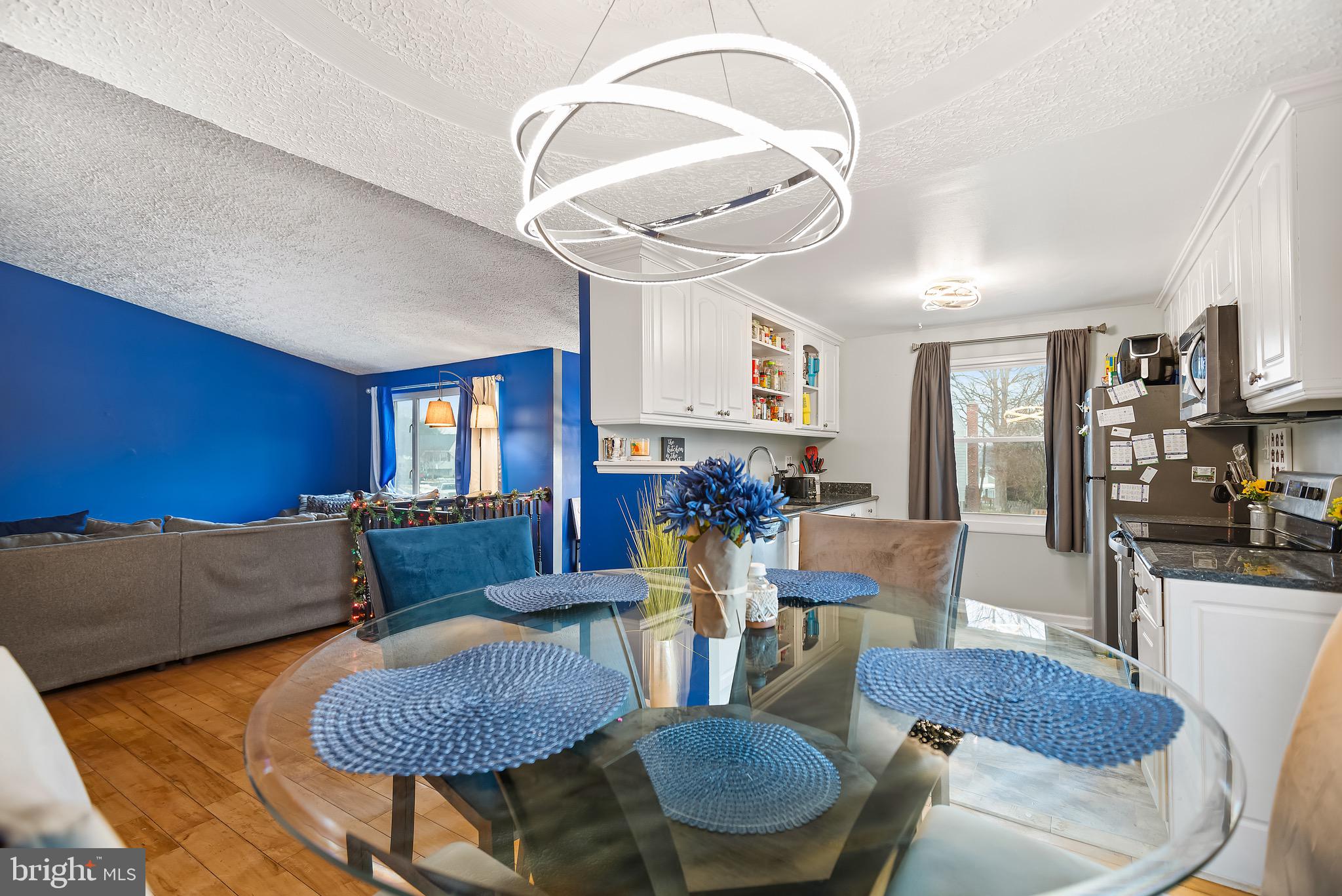 KINGS COURT - Residential