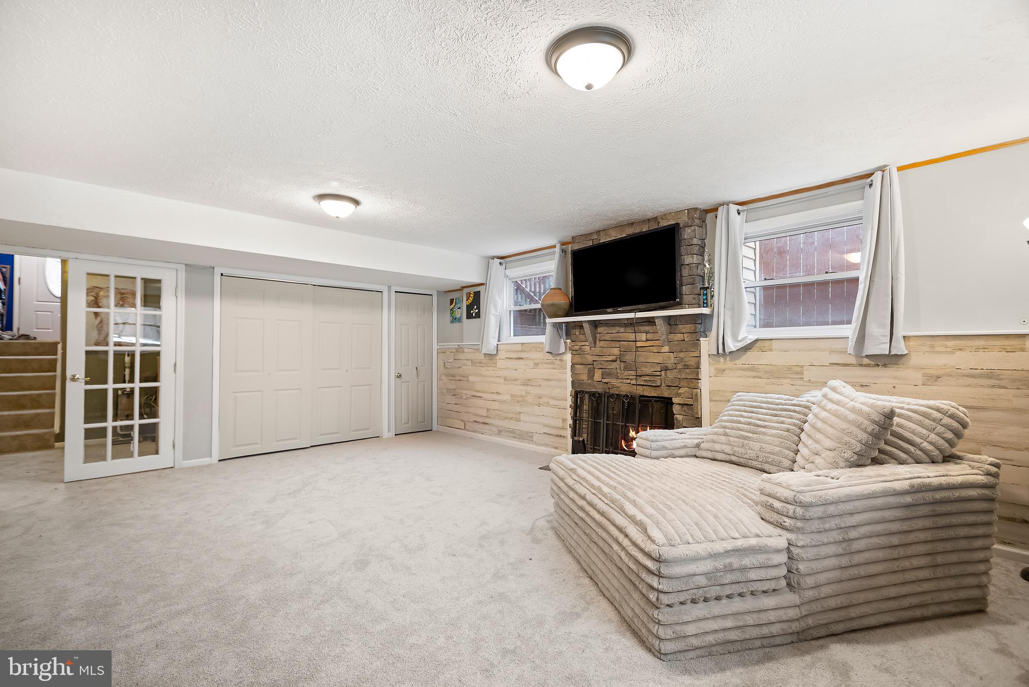 KINGS COURT - Residential