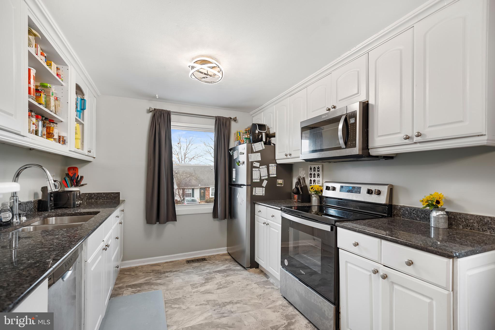 KINGS COURT - Residential