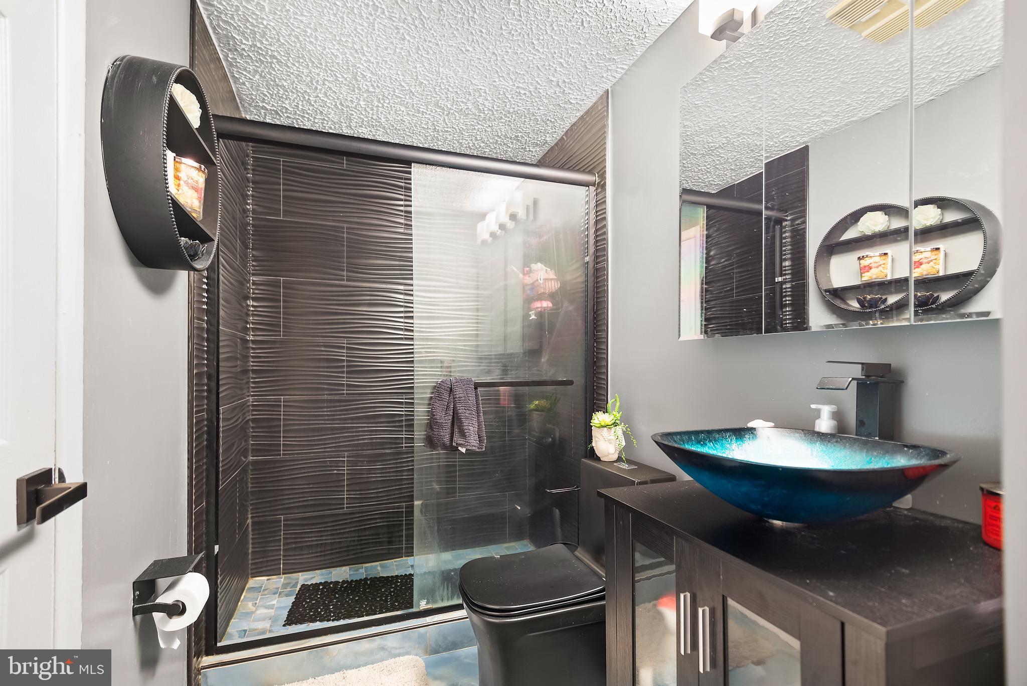 KINGS COURT - Residential