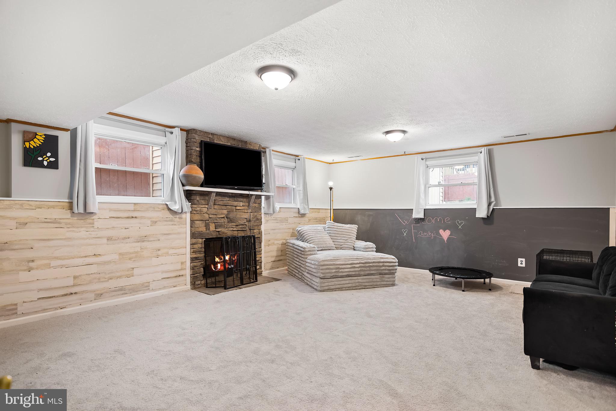 KINGS COURT - Residential