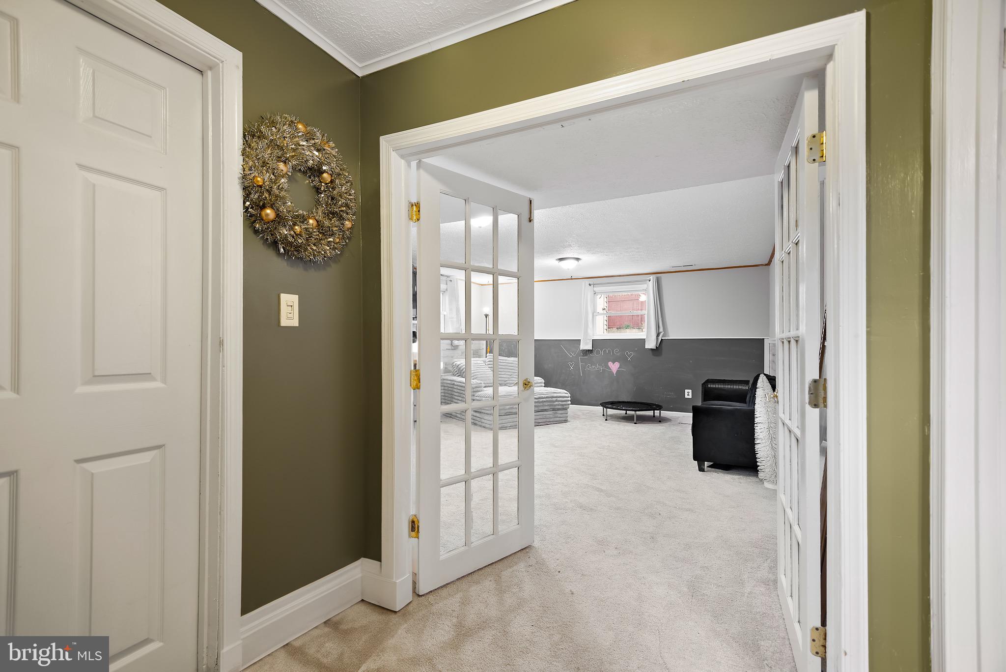 KINGS COURT - Residential