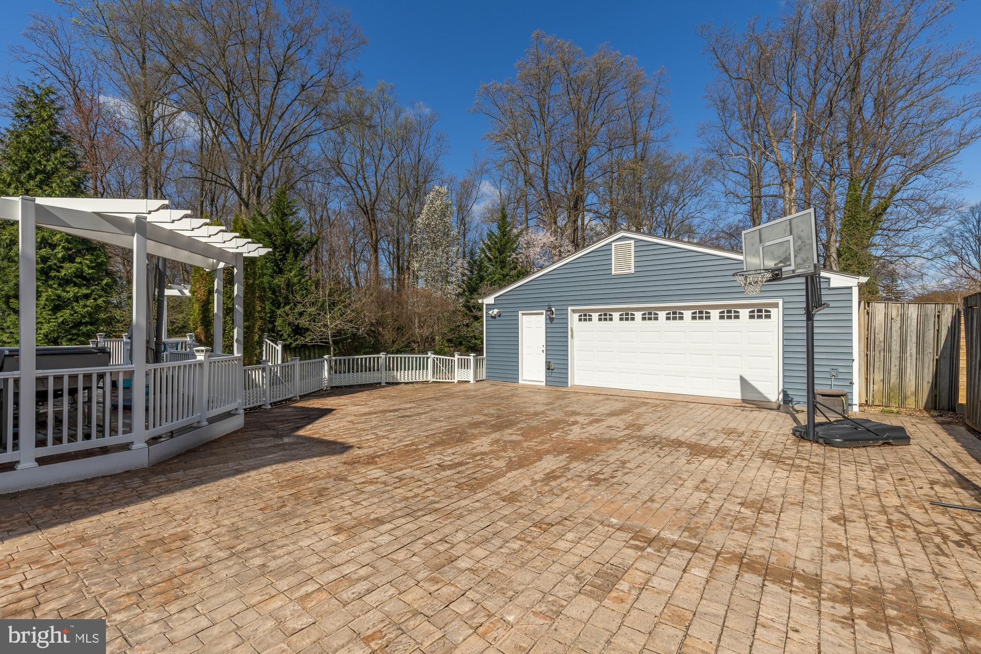 316 OWAISSA ROAD SE