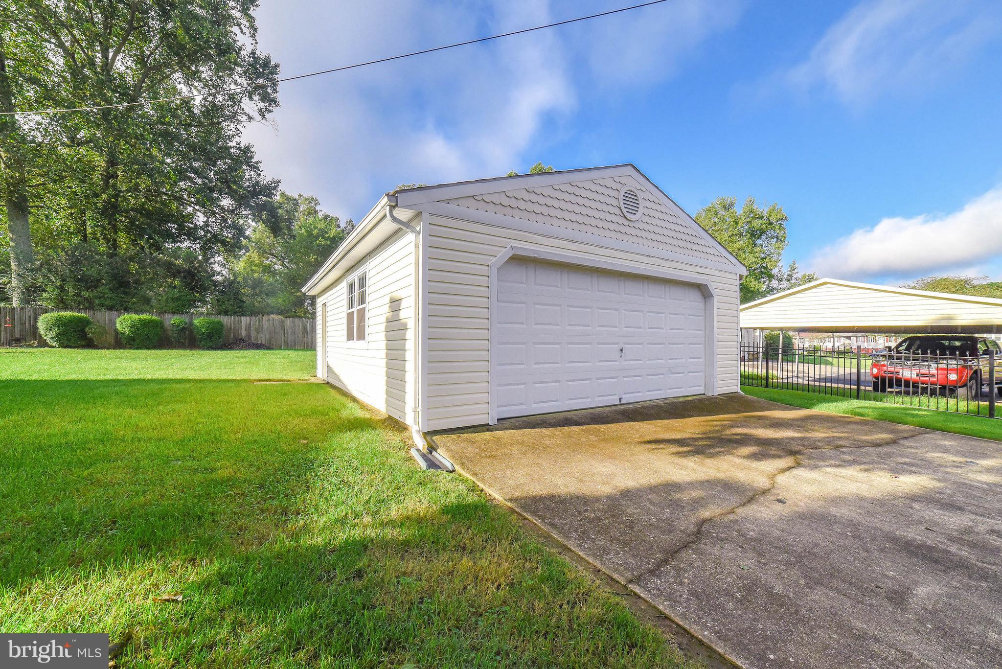 COUNTRY CLUB SOUTH - Residential