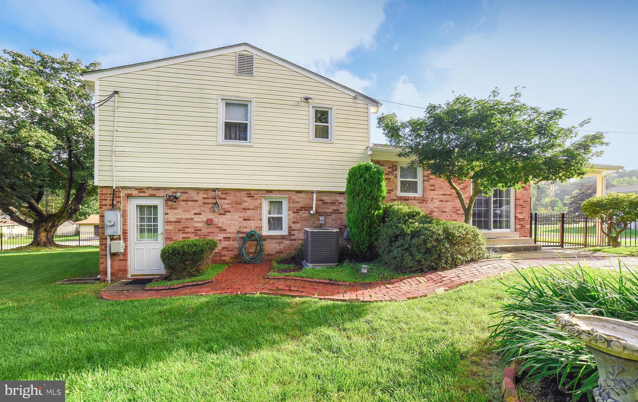 COUNTRY CLUB SOUTH - Residential