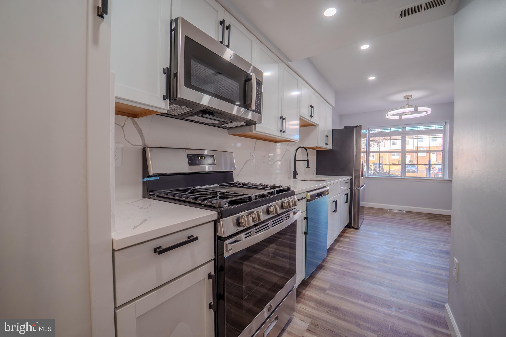 DALE CITY - Residential