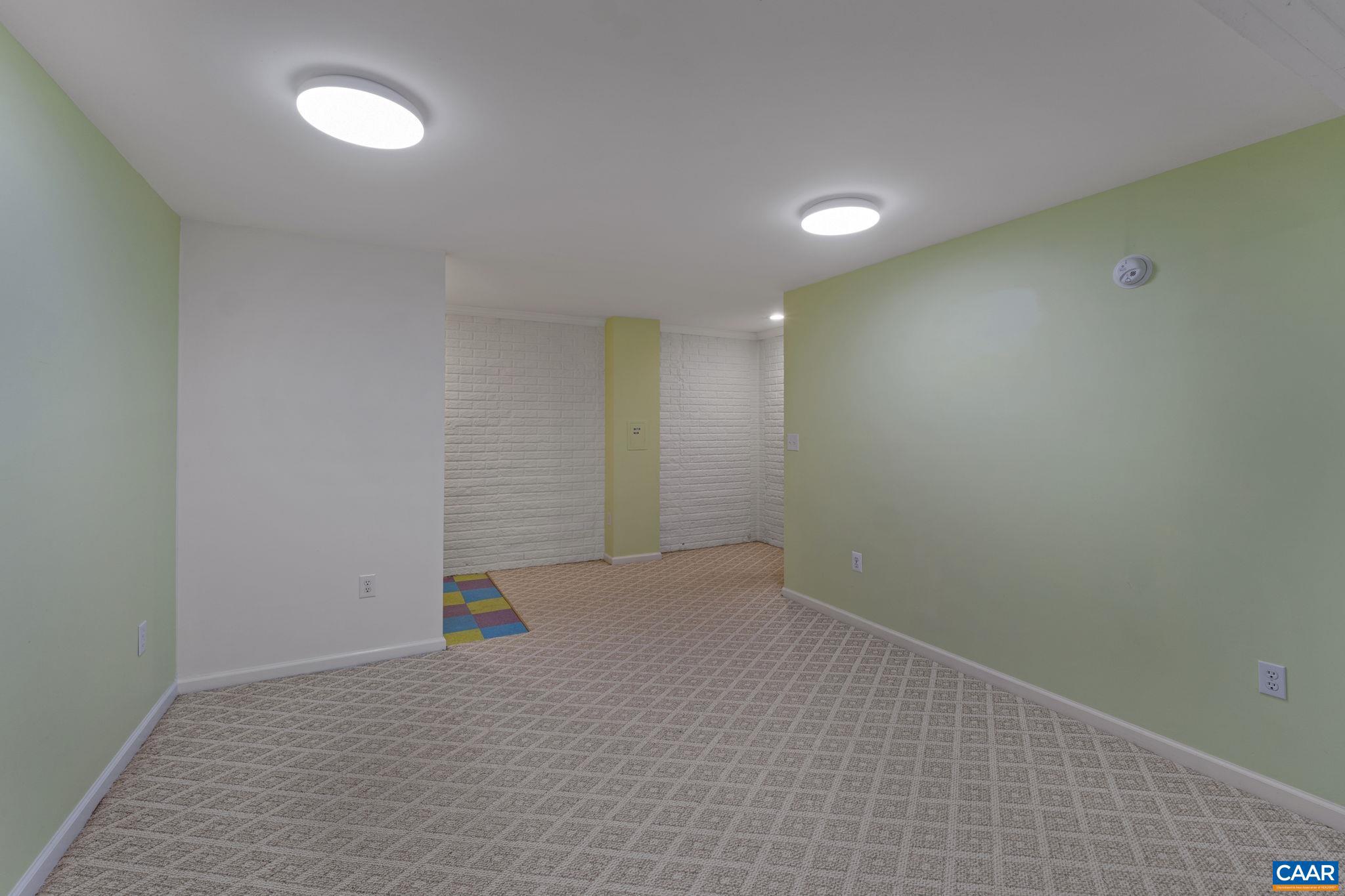 LAKE REYNOVIA - Residential