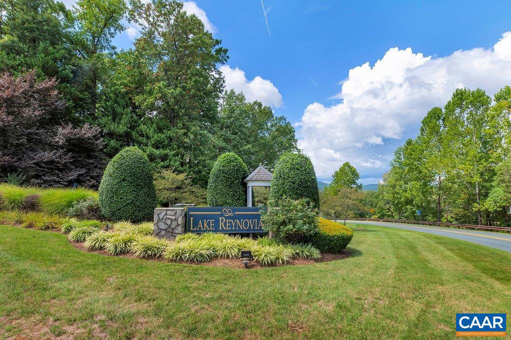 LAKE REYNOVIA - Residential