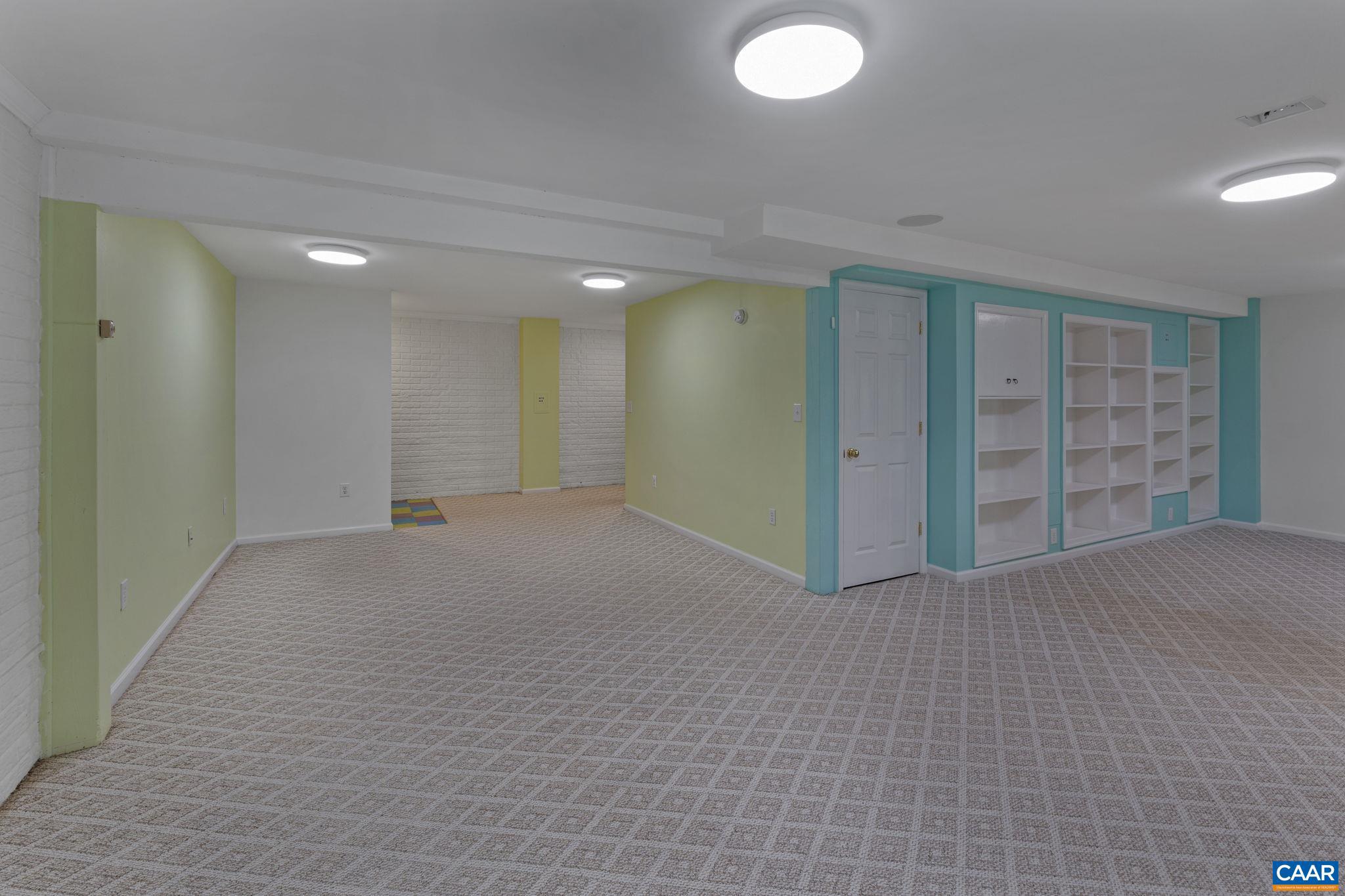 LAKE REYNOVIA - Residential